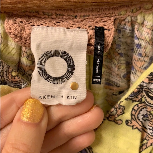 Akemi + Kin Yellow top - Picture 3 of 3